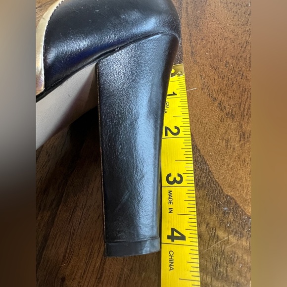Nine West Black Leather Open Toe D’Orsay Heels Gold Buckle Women’s Size 8 - Picture 6 of 6